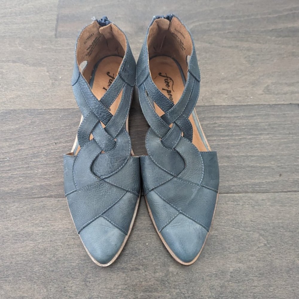 Free People Wanderlust strappy flats shoes blue/green/teal Size 9.5 (40) EUC